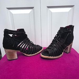 FREEBIRD by Steven Wazee size 8